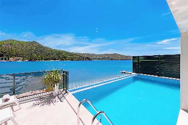 Voll ausgestattete großzügige Villa mit Pool, Grill und Terrasse | Poolblick