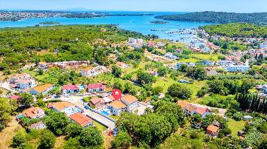 180 m² Familienorientierte Villa mit privatem Pool ∙ Hunde erlaubt ∙ 6 Gäste ∙ 3 Schlafzimmer ∙ Pomer, Istrien