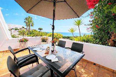 Casa vacacional con jardín, piscina y terraza
