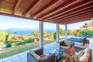Villa totalmente attrezzata con griglia, terrazza e giardino | Vista sul mare | Vicino alla spiaggia | Ideale per il telelavoro