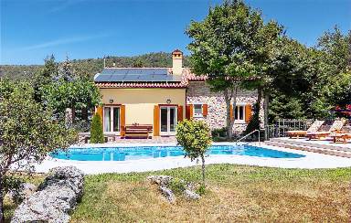 115 qm Ferienhaus, Umzäunt für 4 Gäste mit Hund in Brest pod Učkom, Lupoglav, Istrien