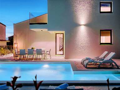 160 qm Ferienhaus für 8 Gäste mit Hund in Pula, Istrien