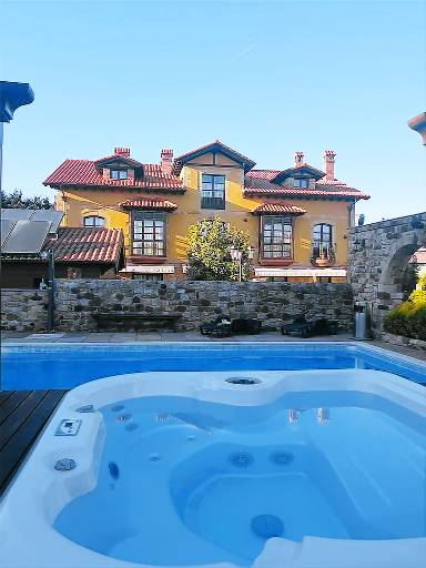 Estudio familiar, bañera de hidromasaje