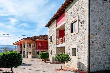 Apartamento apropiado para familias con jardín, barbacoa y terraza | Vistas a la montaña
