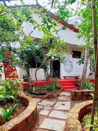 Bed and breakfast Shiroda Beach
