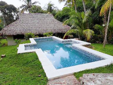 Casa vacacional con jardín y piscina privada