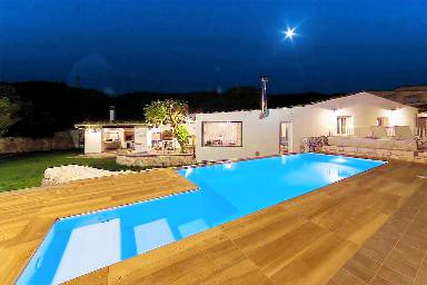Villa with garden, barbeque & private pool | Mountain view