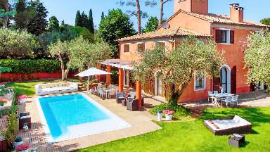 Familienfreundliche großzügige Villa mit privatem Pool, Whirlpool und Garten | Gartenblick | Hunde erlaubt
