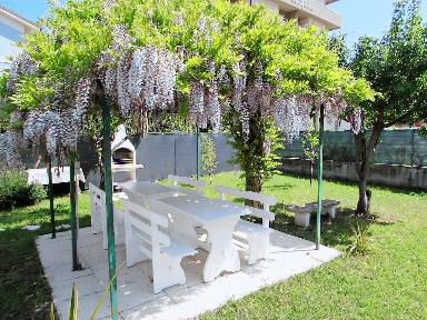 80 m² House
