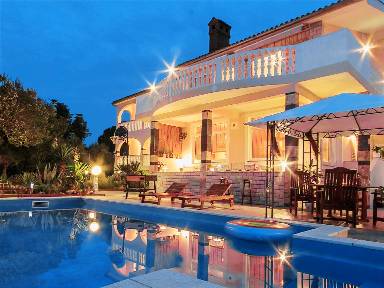 Fully equipped house with private pool, garden & terrace