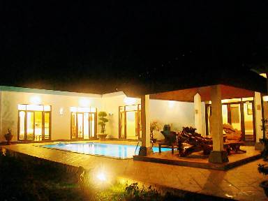 300 m² Villa