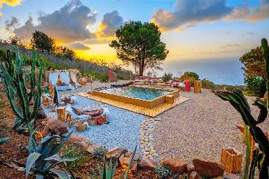 Ferienhaus mit Grill, Terrasse und privatem Pool | Gartenblick