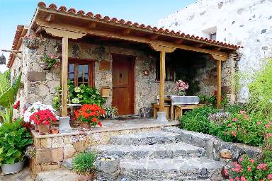 90 m² House