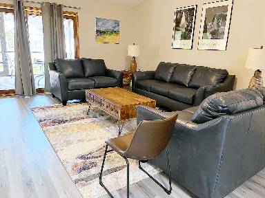 240 m² House