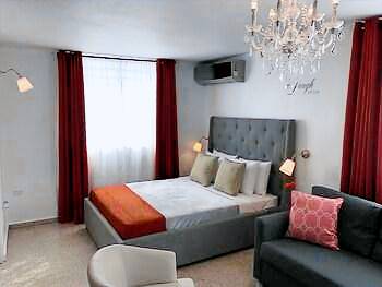 Chandelier 301 in Ponce