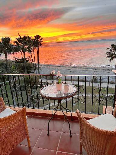 Fully equipped flat with jacuzzi, garden & barbeque | Next to the beach | Good for workation