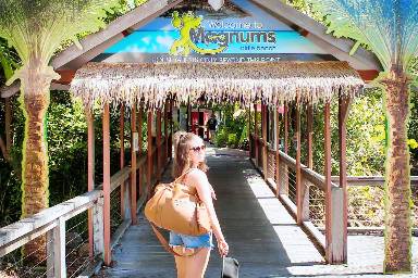 Magnums Airlie Beach – Adults only.