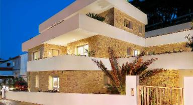 Villa mit Whirlpool und Pool