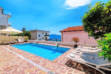 Traumhaftes Apartment nur 100 Meter zum Strand mit Pool