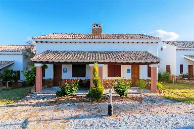 Casa con terraza, barbacoa y piscina | Vistas a la montaña | Acepta mascotas