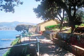 Children-friendly chalet with yard | Pets are welcome — photo 2