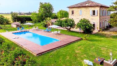 Villa mit privatem Pool, Garten und Grill | Gartenblick