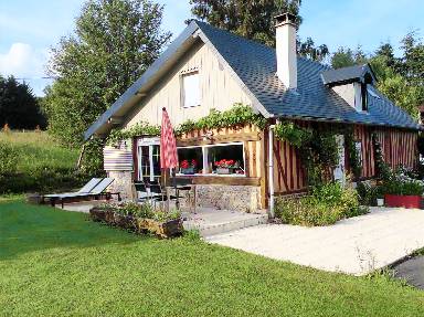 Cottage convivial et familial avec barbecue, jardin et piscine