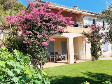 Gîte avec jardin, terrasse et barbecue