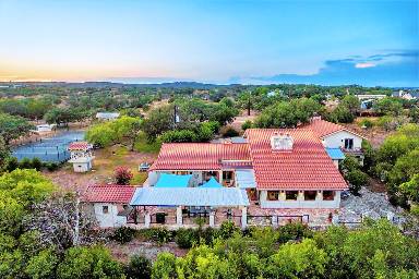 520 m² House