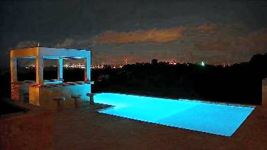 418 m² House
