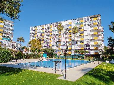 Exquisito apartamento ideal para familias con terraza, piscina y jardín | Vistas a la montaña | En la playa
