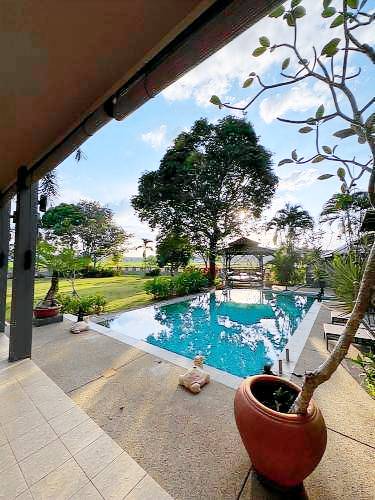 Villa  Kampung Padang Gaong