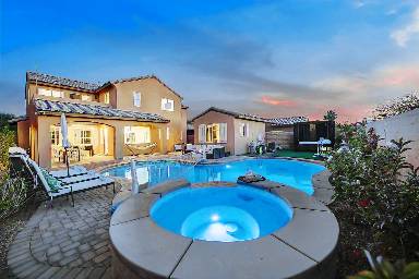 230 m² House