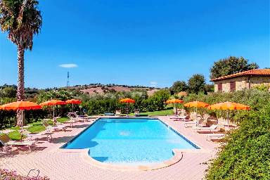 Tolles Apartment mit Garten, Pool und Grill | Gartenblick | Haustiere sind willkommen