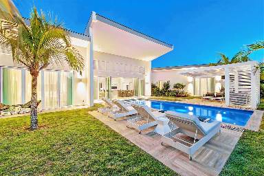 348 m² Villa