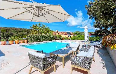92 m² Familienorientiertes charmantes Ferienhaus mit privatem Pool ∙ Haustierfreundlich ∙ 8 Gäste ∙ 1 Schlafzimmer ∙ Nerezine, Kvarner Bucht