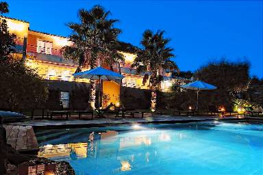 Fully equipped villa with BBQ, terrace & garden | Mountain view