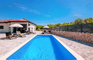 Villa mit Pool, Garten und Grill | Poolblick