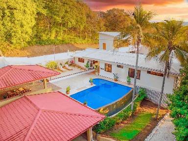 372 m² Villa