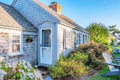 Family-friendly cottage with grill | Water view | Next to the beach