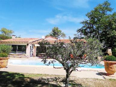 Holiday home with terrace, private pool & garden