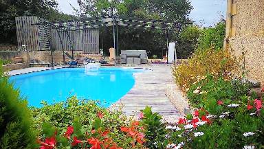 Maison avec barbecue, terrasse et piscine privée