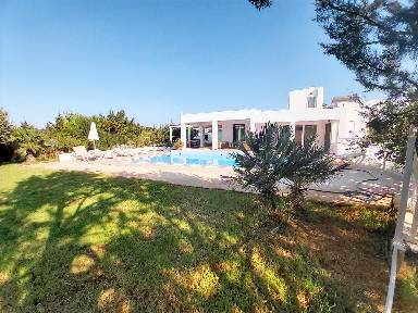 200 m² House