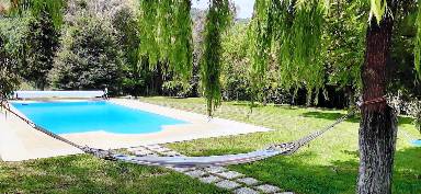 Ferienwohnung mit privatem Pool und Garten
