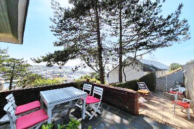 Appartement entièrement équipé avec jardin, terrasse et barbecue | Vue mer