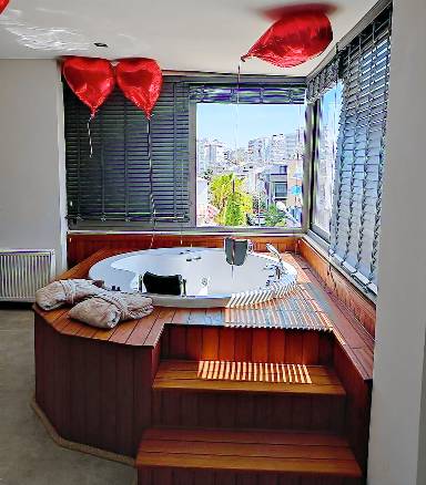Aparthotel with hot tub | Sea view