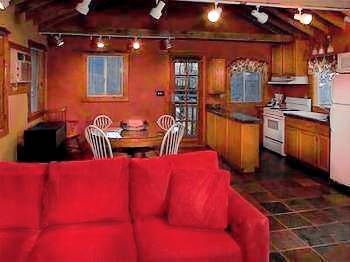 IDYLLWILD BUNKHOUSE BED AND BREAKFAST — photo 5
