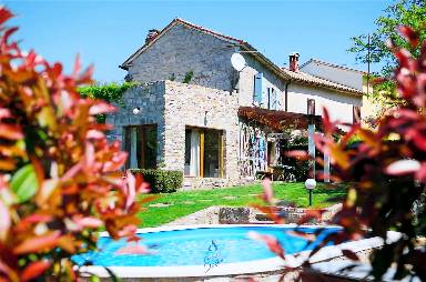 Charmante 2-Zimmer-Villa mit Pool für 4+1, für kleine Gruppen, haustierfreundlich