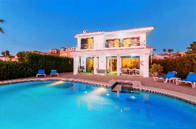 289 m² Villa