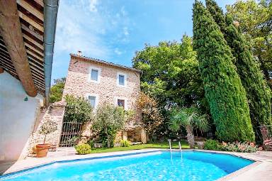 Family-oriented house with private pool, jacuzzi & BBQ | Mountain view